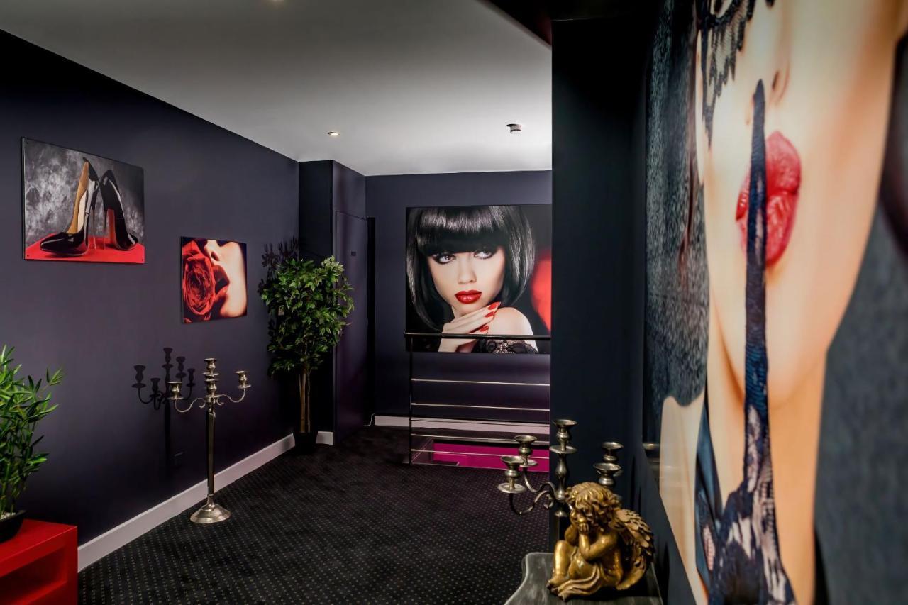 Love Hotel Toulouse : Suite Miroirs Extérieur photo